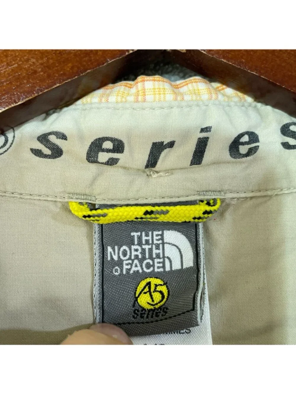 The North Face A5 Series Men's L Short Sleeve Button-Up Shirt Yellow Plaid C0987